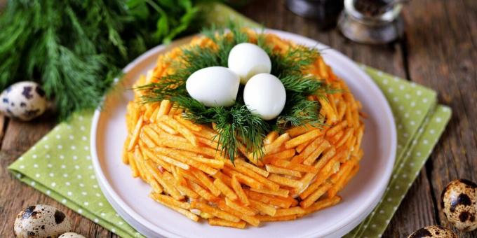 Salada Ninho Capercaillie com batatas fritas