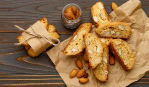 Biscoitos deliciosos e crocantes com amêndoas