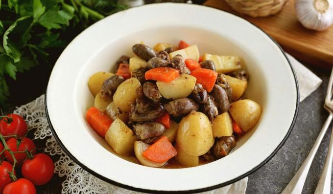 Corações de frango com legumes assados ​​na manga