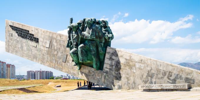 O que ver em Novorossiysk: o conjunto memorial Malaya Zemlya