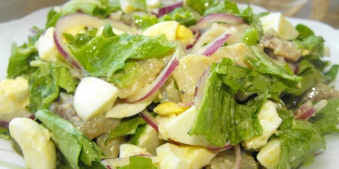 Receitas para saladas sem maionese: Salada com arenque, ovos e cebola