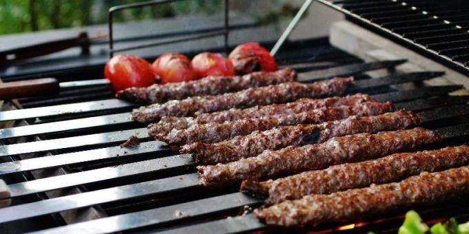 Como cozinhar um kebab na grade