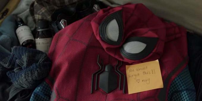 Spider-Man: Longe de casa: Parker parece um novato na companhia de mentores mais experientes