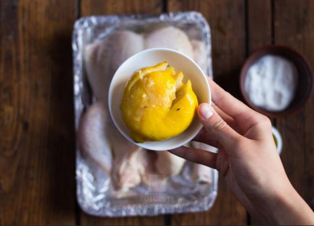 Como cozinhar o frango: de limão para dar sabor