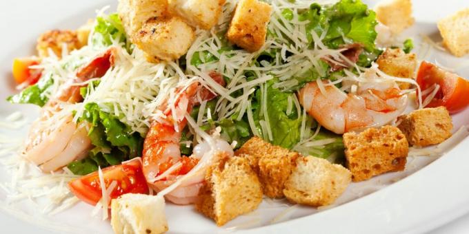 Salada Caesar com camarão: uma receita simples