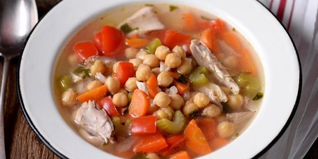 Receitas com grão de bico: Sopa de galinha com grão de bico e legumes