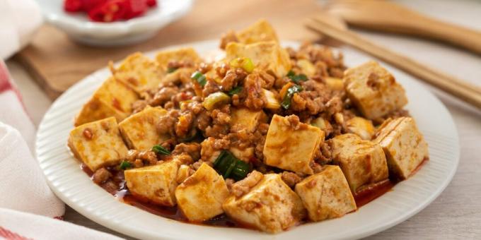 Carne picada frita com tofu