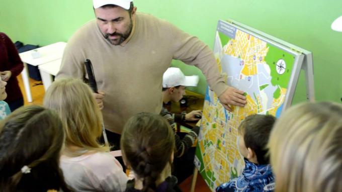 "Bengala Branca" tem desenvolvido um mapa tátil de Yekaterinburg