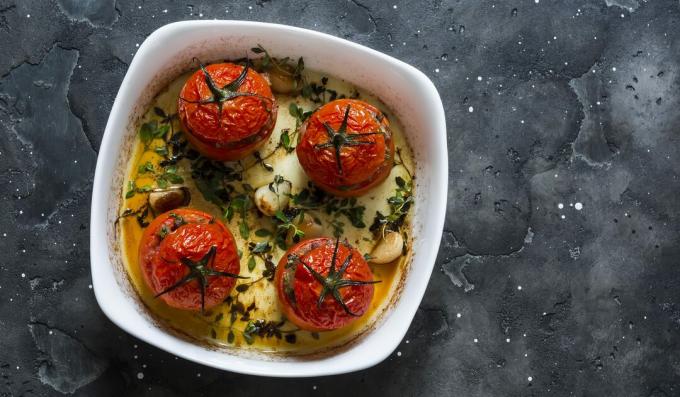 Tomate Recheado com Carne de Cordeiro Picada