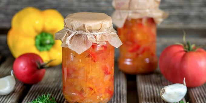 Salada de abóbora com tomate e pimentão para o inverno