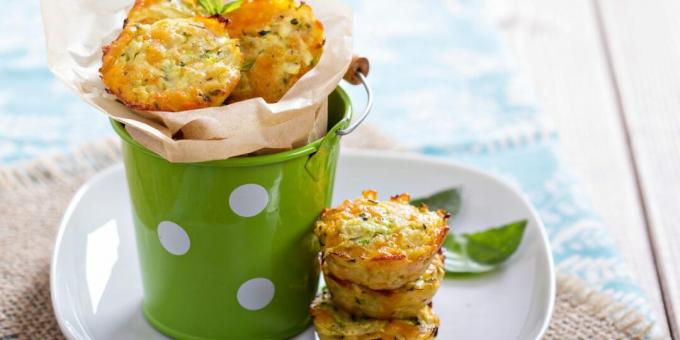 Muffins de abobrinha com queijo e ervas