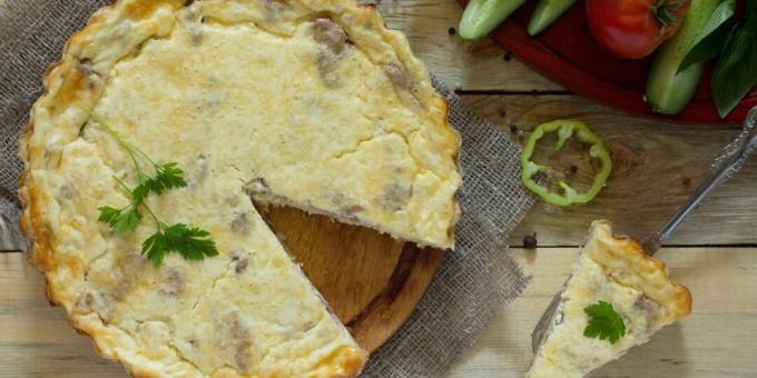 Torta com batatas, cebolas e cogumelos