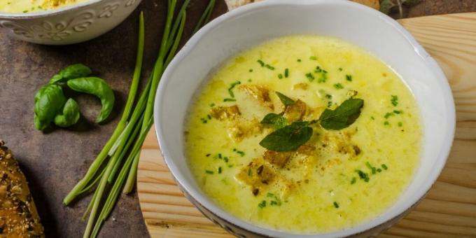 Sopa de cebola com queijo derretido