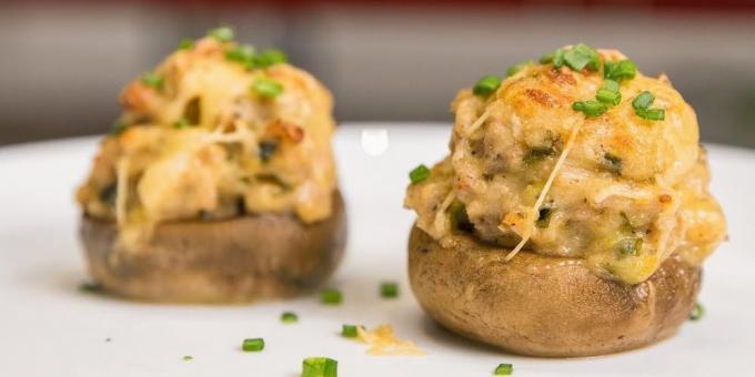 Como cozinhar recheado com cogumelos no forno: Cogumelos recheados com carne e queijo