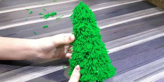 Como fazer uma árvore de natal com fios