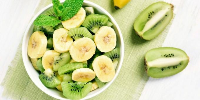 Salada com banana e kiwi