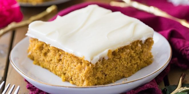 Torta de abóbora com queijo cottage e creme de manteiga