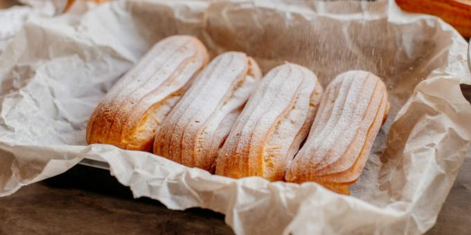 Eclairs com creme de requeijão