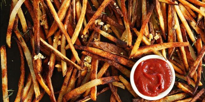 Como cozinhar as batatas fritas no forno