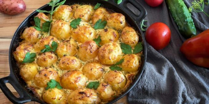 Batatas jovens assadas com queijo cottage