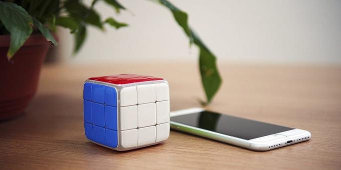 Recolher o Cubo de Rubik. GoCube se conecta ao smartphone