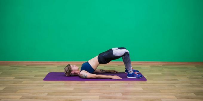 Exercícios simples de ioga: postura da ponte