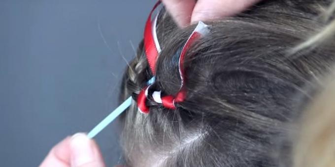 Novos penteados para meninas: iniciar as fitas de rendas plait