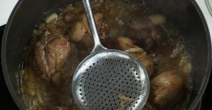 Como cozinhar pilaf: carne assada e cebola