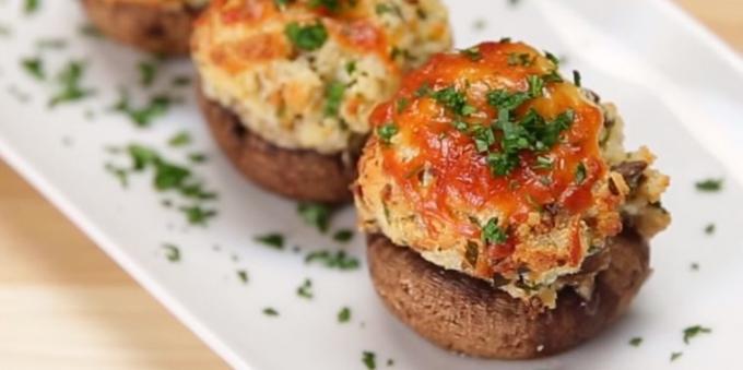 Como cozinhar recheado com cogumelos no forno: Cogumelos recheados com queijo creme