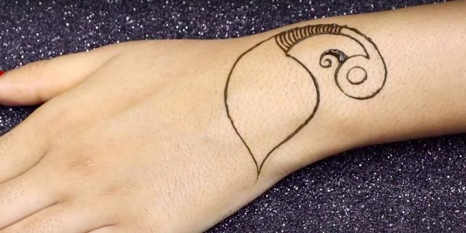 Desenho de Henna de pavão disponível: adicione a cabeça, o bico e o olho