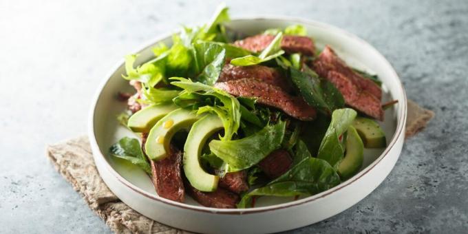 Salada de carne com abacate