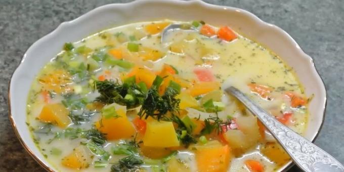 sopa de legumes com abóbora e creme