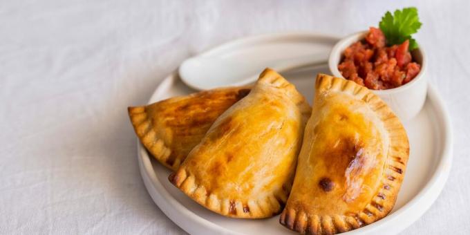 Empanadas - rissóis picantes com carne e legumes