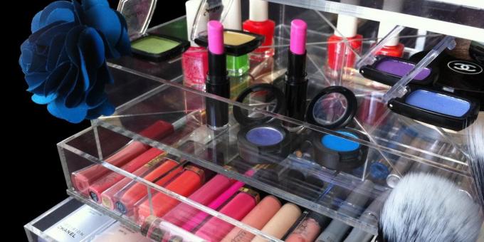economizar em cosméticos: armazenamento de cosméticos