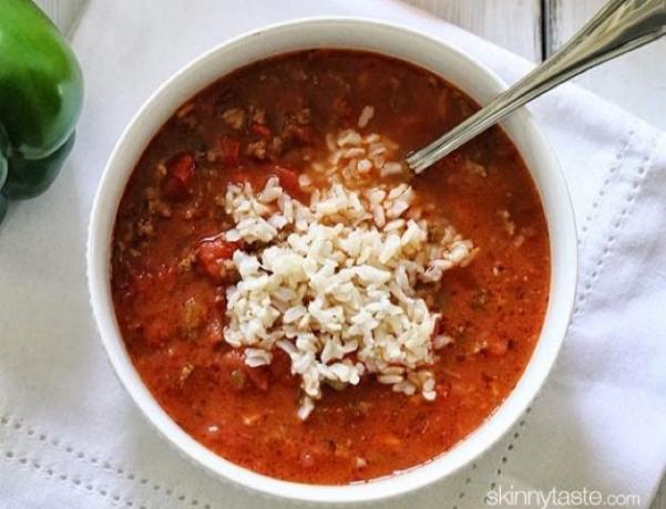 Sopa de tomate com carne