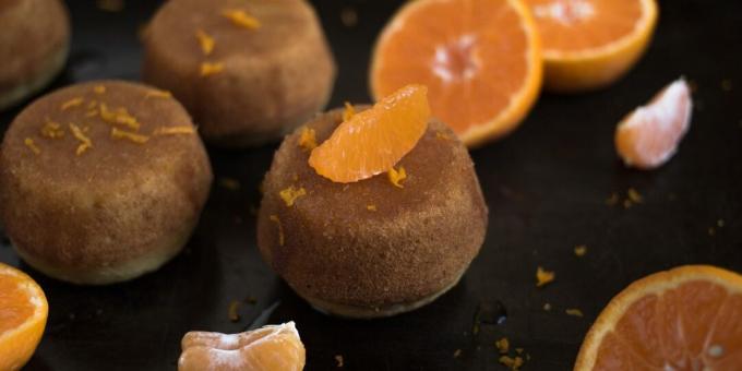 Muffins de tangerina com calda de frutas cítricas