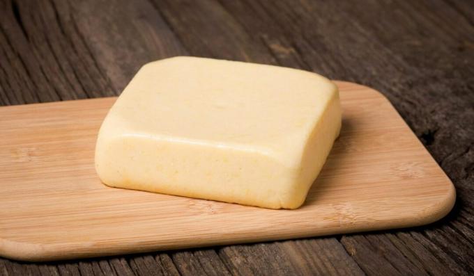 Queijo caseiro feito de queijo cottage e leite