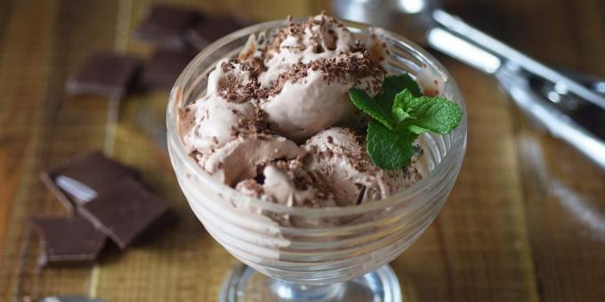 sorvete de chocolate com leite condensado