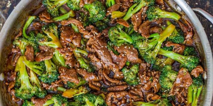 brócolis receita, carne cozida em molho de soja gengibre