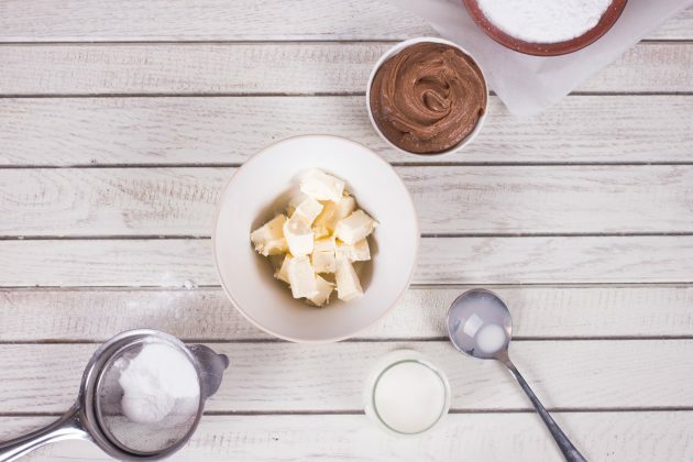 Doce de amendoim: corte a manteiga fria em cubos pequenos