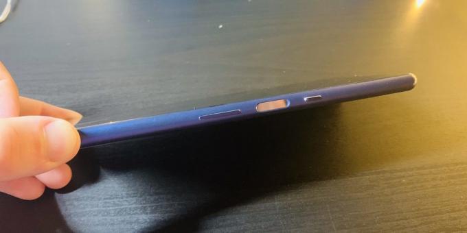 Sony Xperia 10 Plus: borda direita