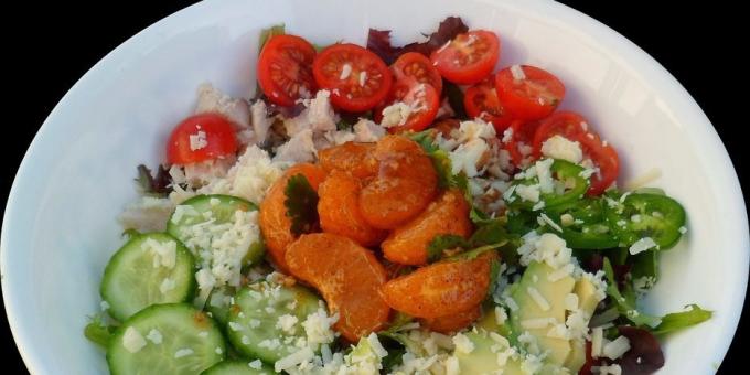 saladas dietéticos: Salada com frango e mandarins
