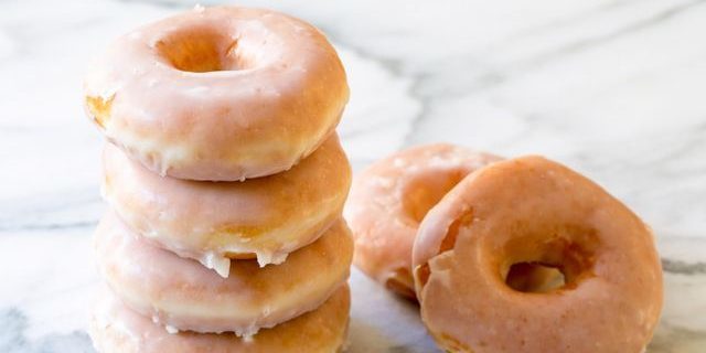 Donuts Receitas: rosquinhas clássicos com açúcar de confeiteiro