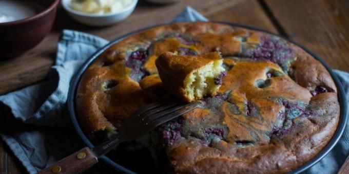 Torta de cereja rápida no kefir