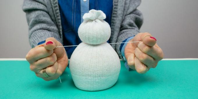 Boneco de neve com suas próprias mãos: Etiqueta pescoço