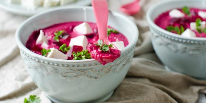 Sopa creme de beterraba com queijo feta