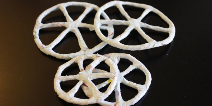 Artesanato de abóbora: Rodas de papel obkleyte
