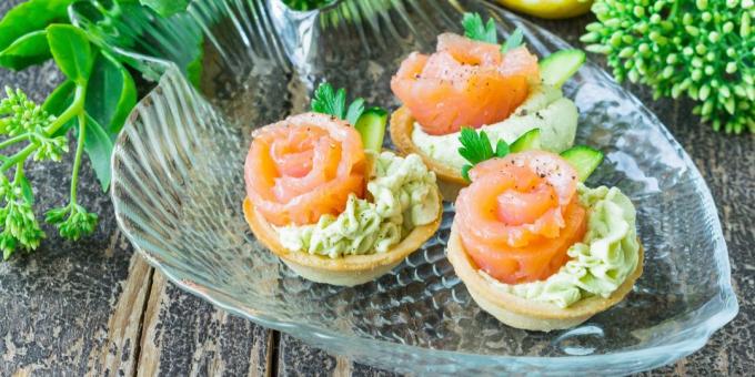 Tartlets com requeijão, abacate e peixes vermelhos: uma receita simples