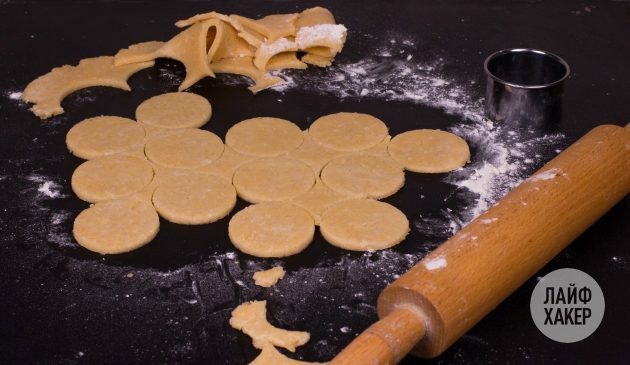 Como fazer biscoitos de queijo: use toda a massa
