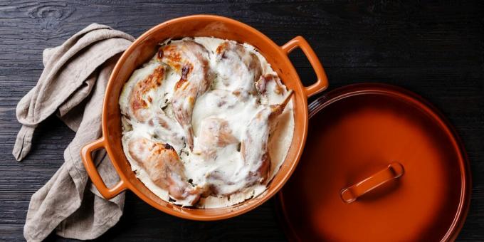 Coelho no forno ao molho de creme de leite: a melhor receita